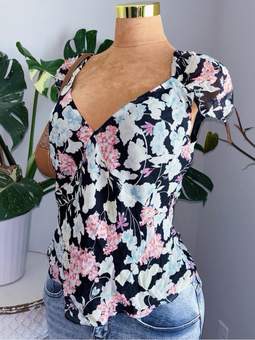 Jones New York 100% Silk Floral Puff Sleeve Handkerchief Hem Blouse – Size 16